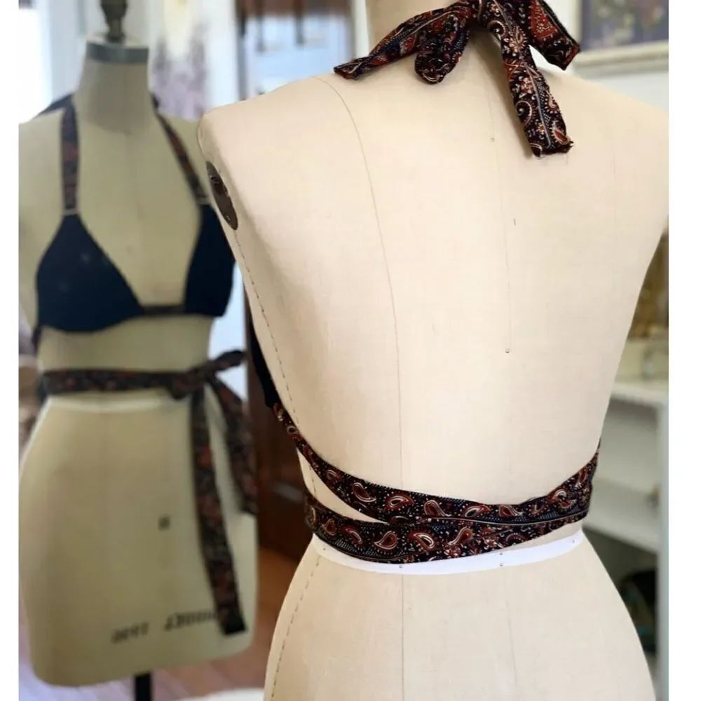 Handmade scarf bikini top - Picture 4 of 4